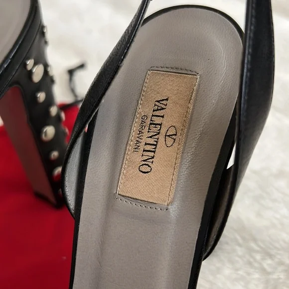 “Rare”Valentino Garavani rosette studded platform heels - Picture 3 of 7